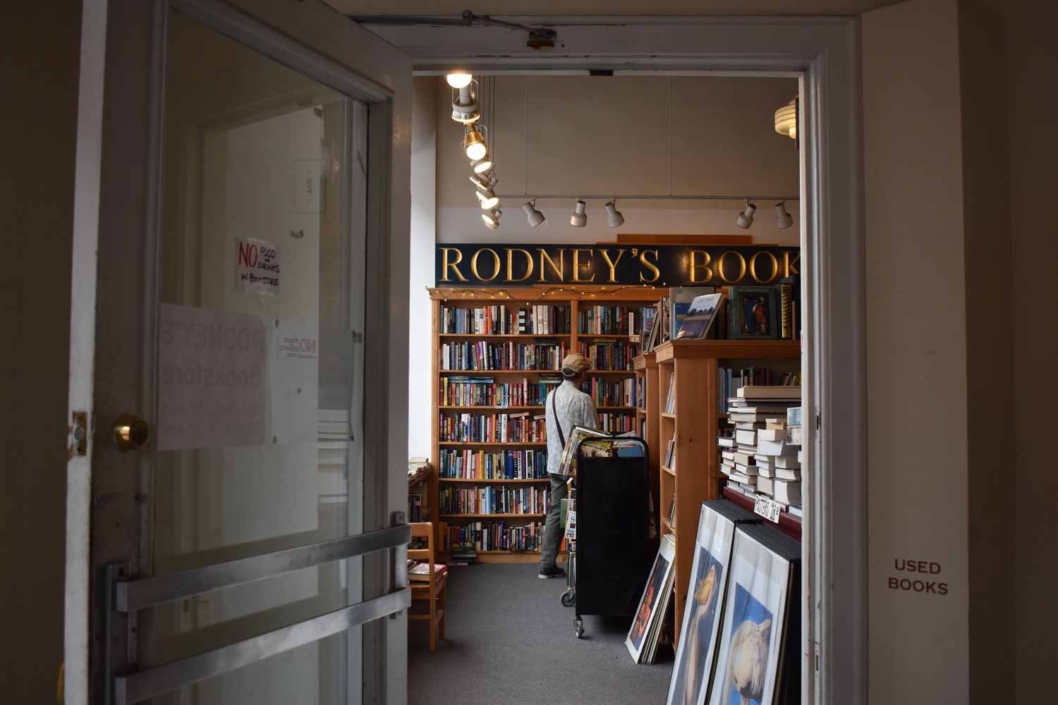 Rodney’s Bookstore opened in Harvard Square at 23 Church St. on Sept. 1.