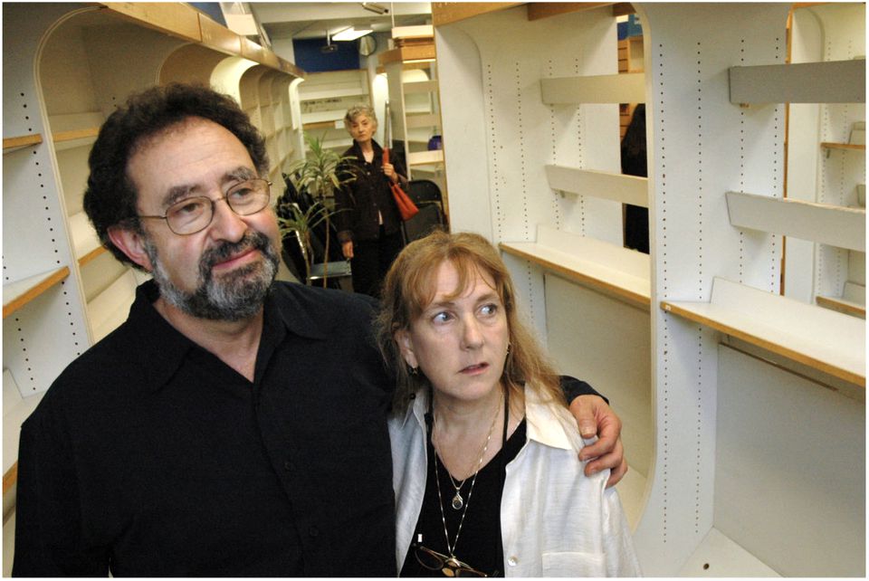 Wordsworth bookstore owner Hillel Stavis with wife Donna Friedman on the day the store closed after 28 years as a Harvard Sq. landmark.