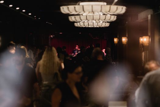 Lou’s, the Harvard Square bar, restaurant and 289-seat music venue, leans hard on classic jazz club vibes. (Photo Alyssa Blumstein)